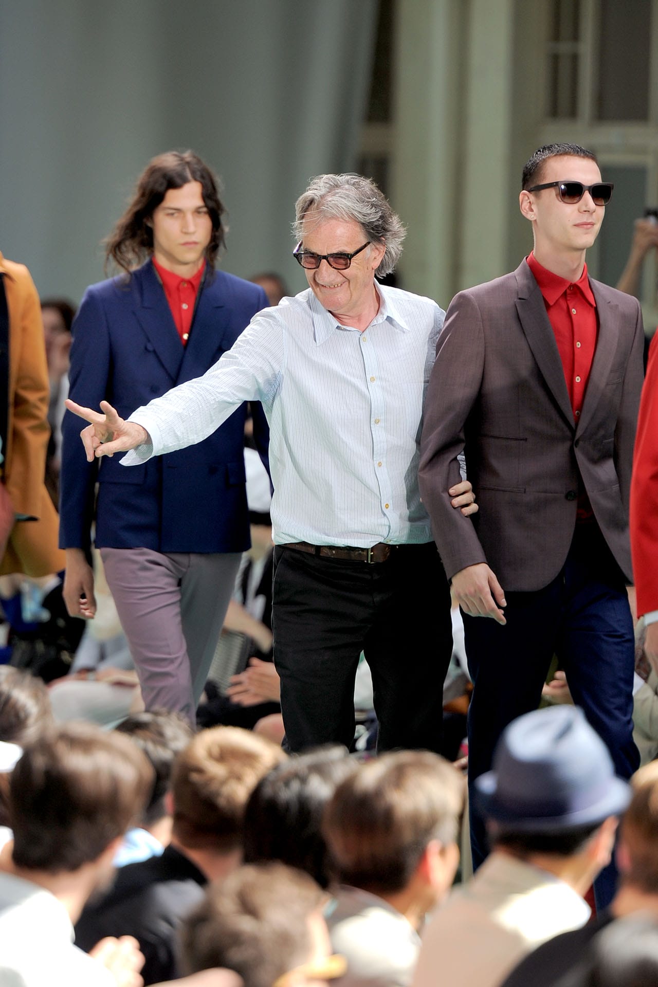 ǿԴҹPaul Smith 2013װгдȾŨҵӢ׷飬խȿ㡢ͷЬװԼҹִһӢʽǣơ졢ɫӦòʱʾǴõּпˣҲʦ±ƽͺܶࡣ