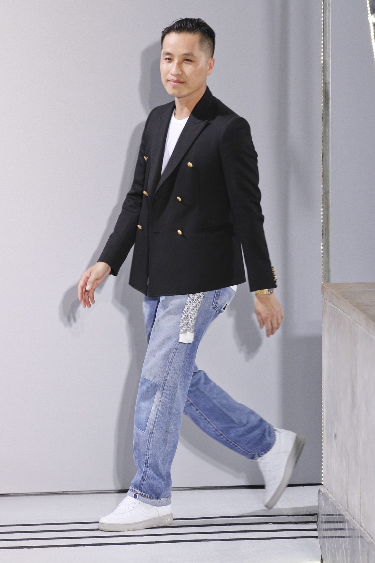 3.1 Phillip Lim S/S 2013ձ˵ļп˺Ͱͳͼһ·޷죬·һŵʿּ沢֮Phillip LimֵļúͰͣ⼾2013װ˵ǸɫҲ˵֯ƤȶԪصĻ