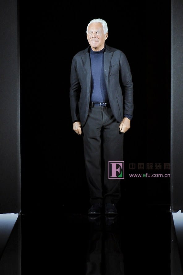 Giorgio Armani2013ﶬװ㣬Giorgio Armani᱾չʾһϱȽӪθеװ硣ޡỨϡƤëϵȤζԡװԲϲʱʾڴɳTEEӱ໯ϸ಻θ笷߹廯ʡ 