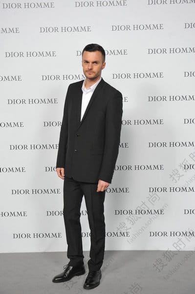 dior homme2013㳡 Ⱥ˸(ͼ)diorhommeƼѧԺȺ˸