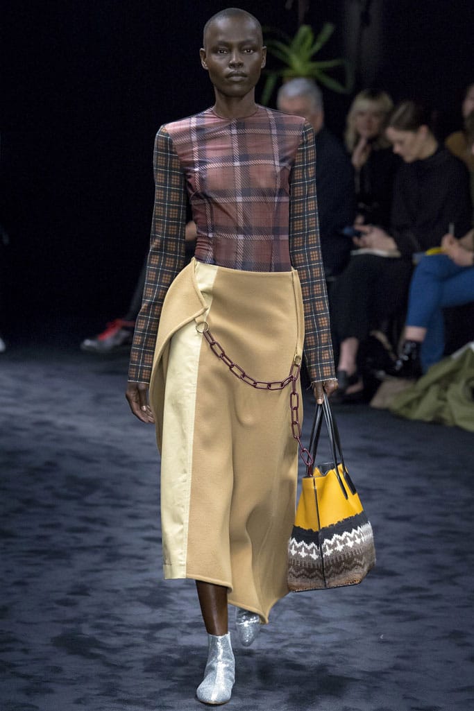 Loewe 2017ﶬз