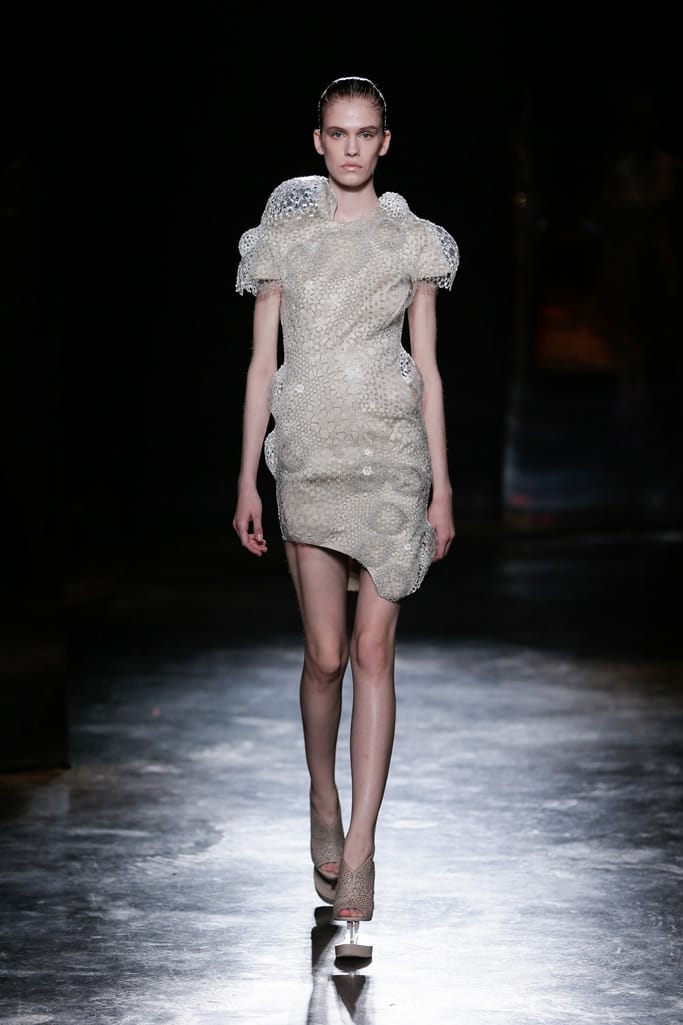 Iris Van Herpen 2016ﶬз