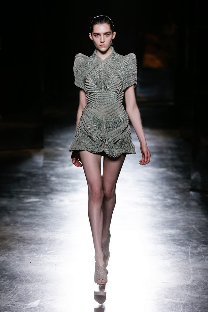 Iris Van Herpen 2016ﶬз