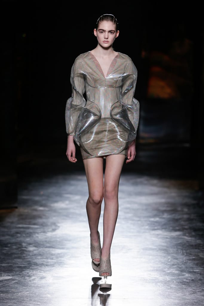 Iris Van Herpen 2016ﶬз