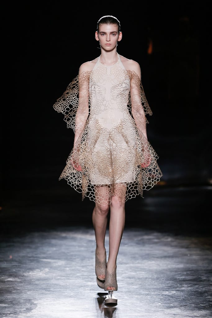 Iris Van Herpen 2016ﶬз