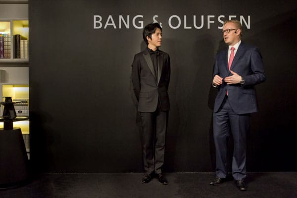 Bang & Olufsen 90ꡰСعչ