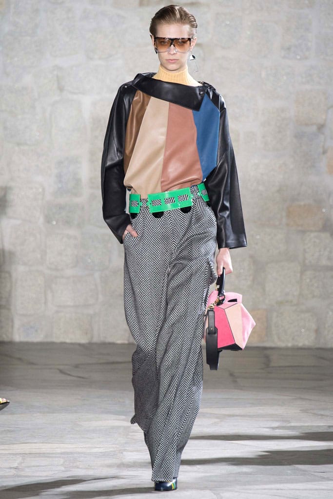 Loewe 2015ﶬз