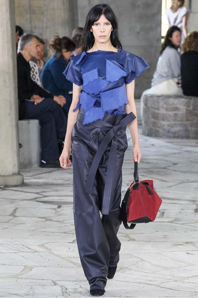 Loewe 2015з