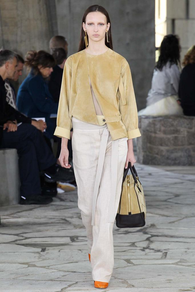 Loewe 2015з