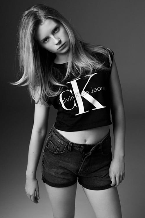 Lottie Moss ӰCalvin Klein