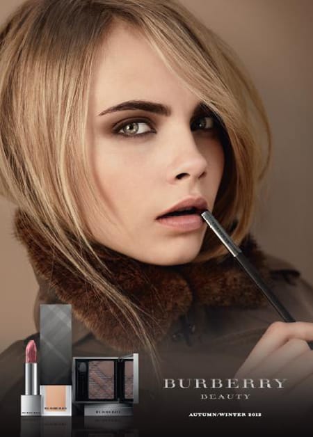 Burberry Beauty ȫ˿ﶬױϵ