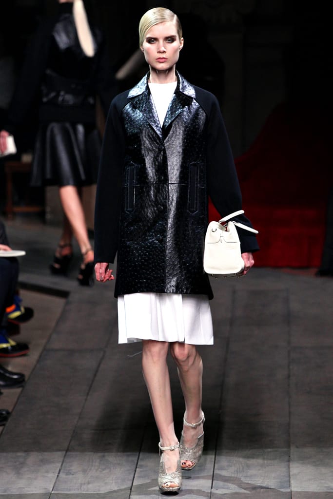 Loewe 2012ﶬз