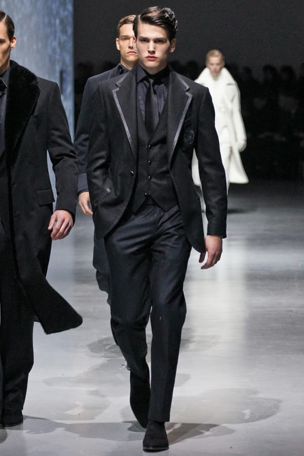 Corneliani 2012ﶬϵװ