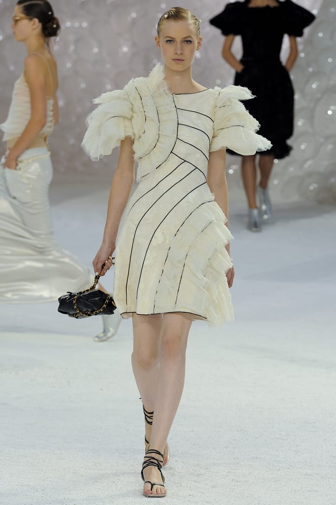 Chanel 2012з