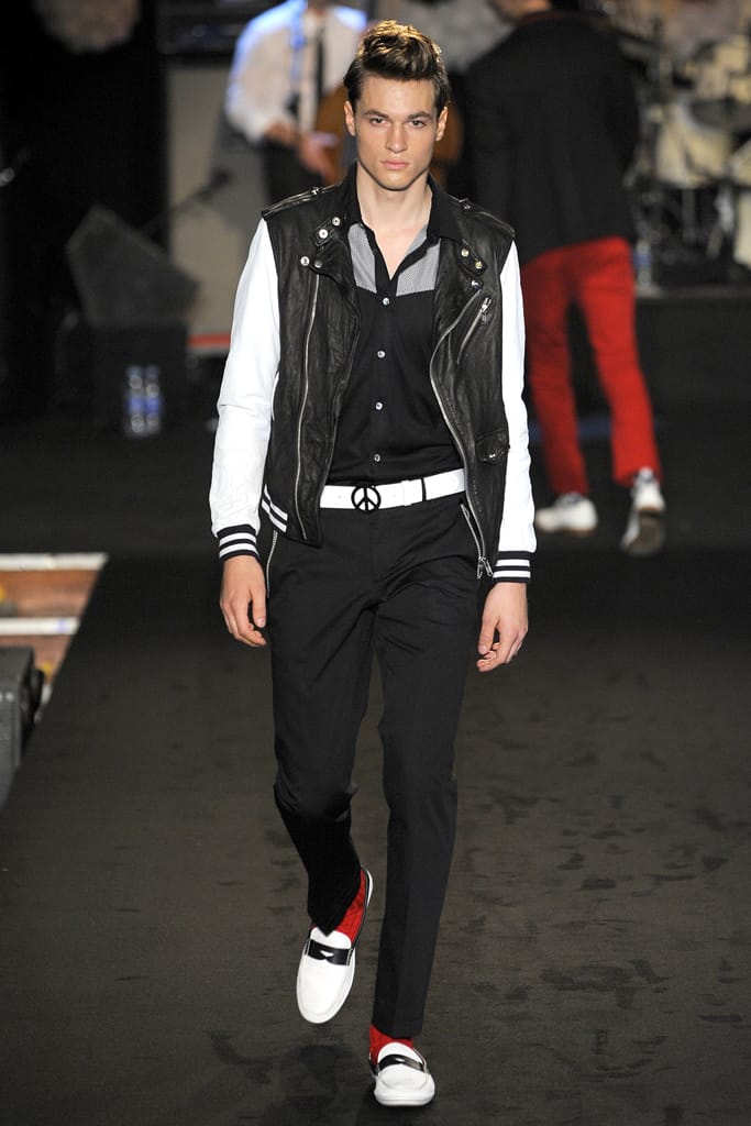 Moschino 2012װз