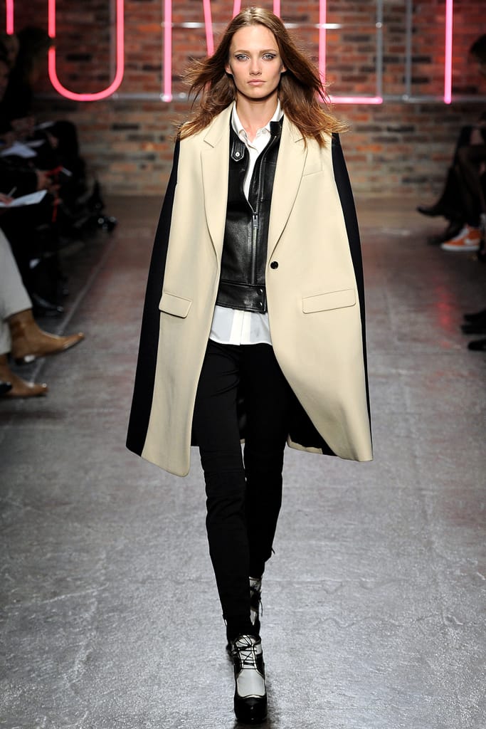 DKNY 2011ﶬз