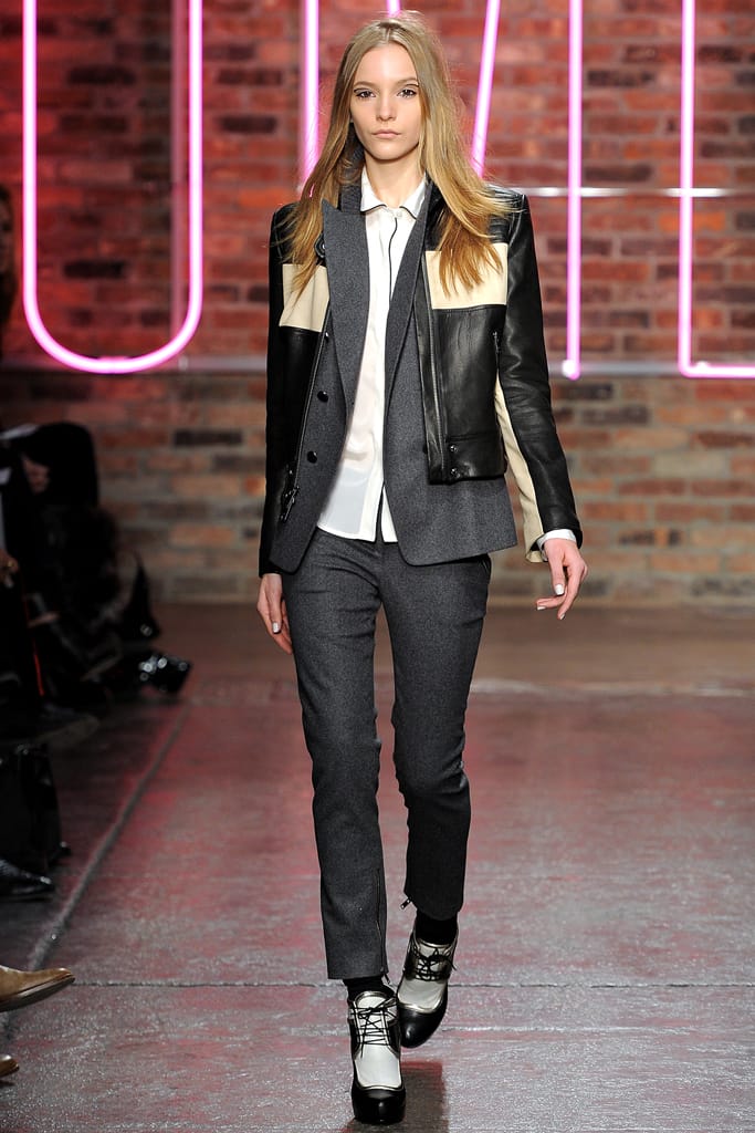 DKNY 2011ﶬз