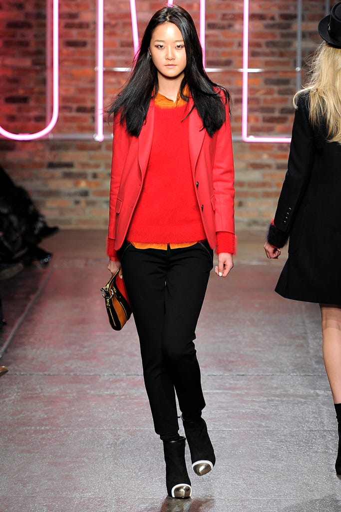 DKNY 2011ﶬз