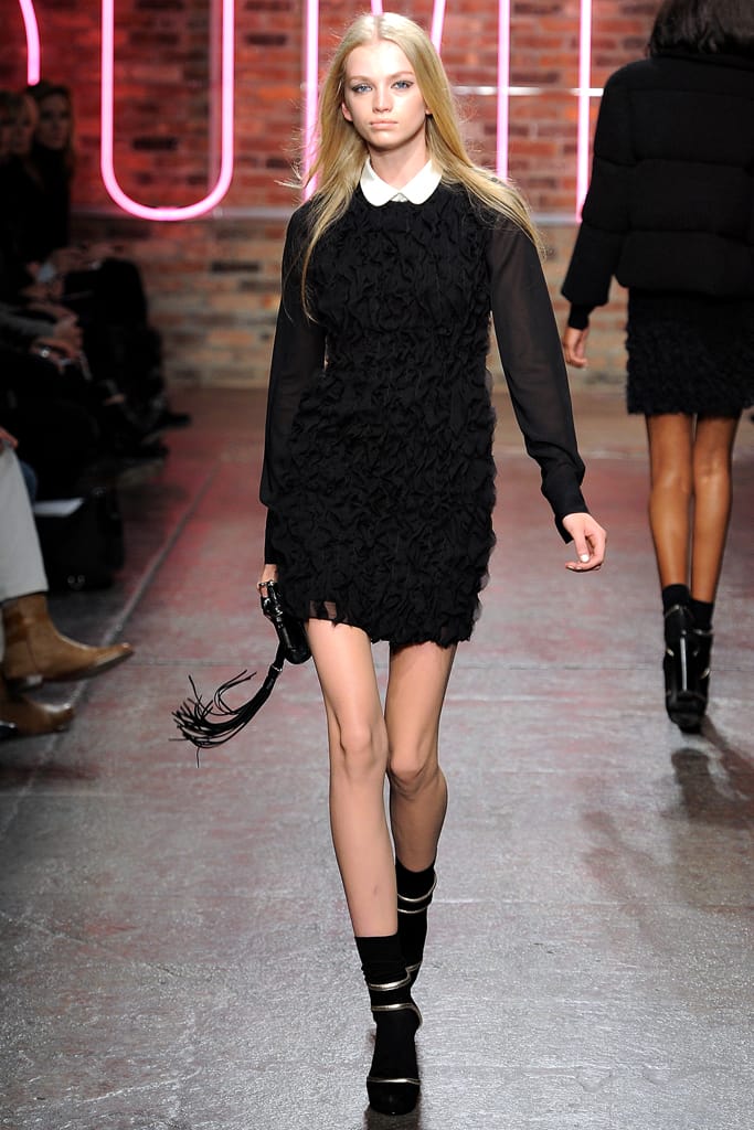 DKNY 2011ﶬз