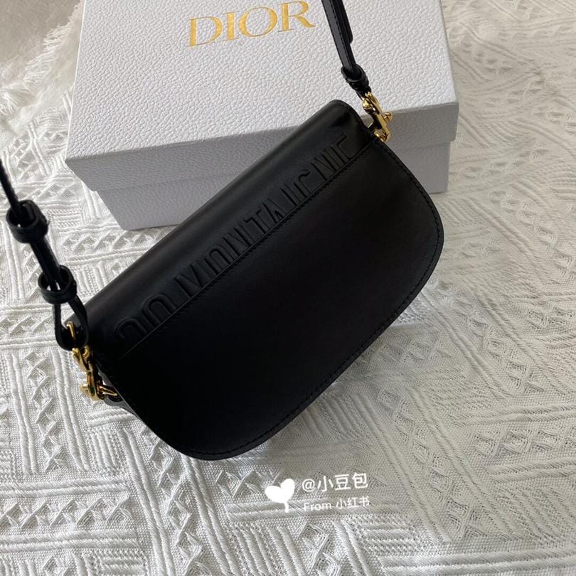 Dior ¾ ص BOBBY