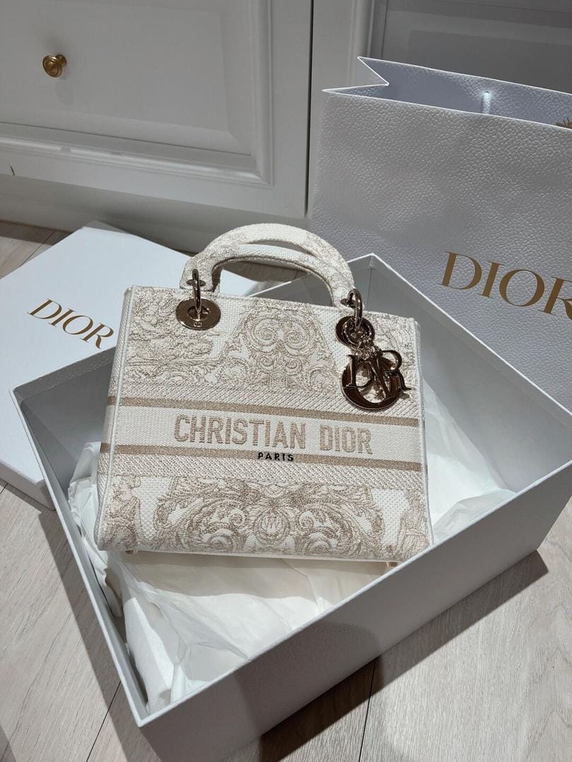 DIOR 2022紺ƷC