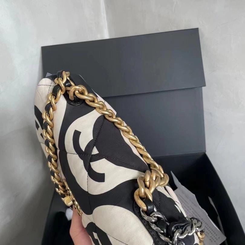 Chanel ζ ڰ19bag