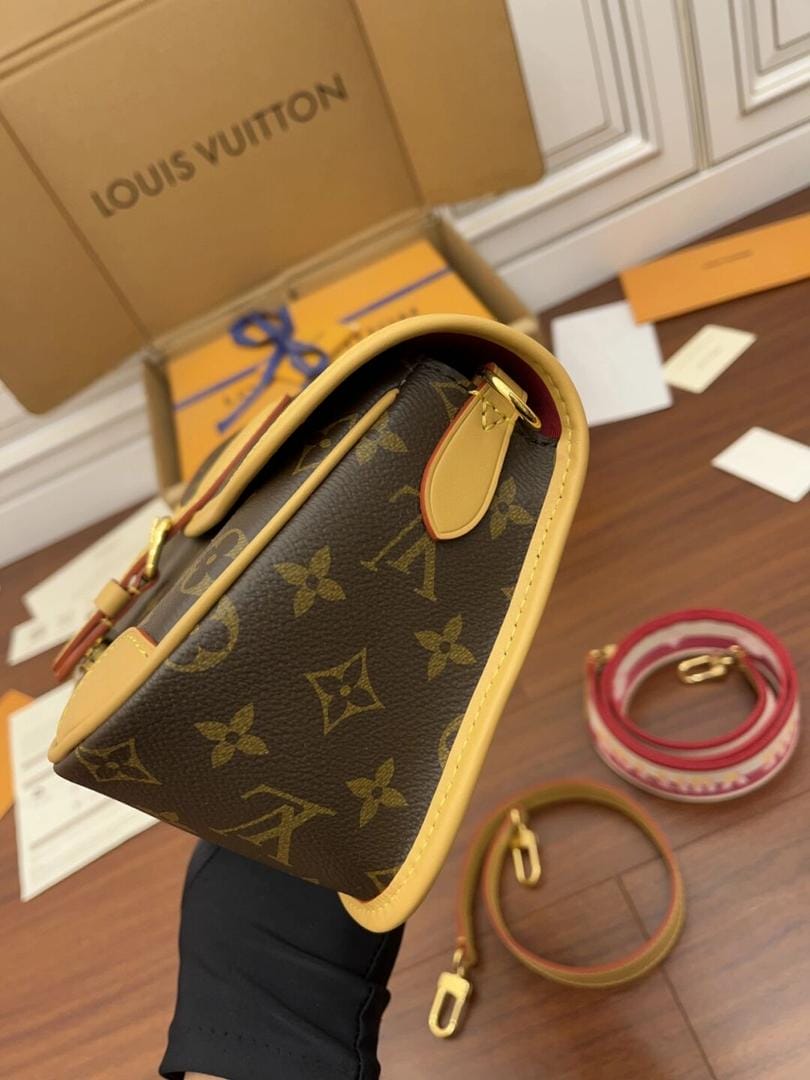 LV Dianeϵ