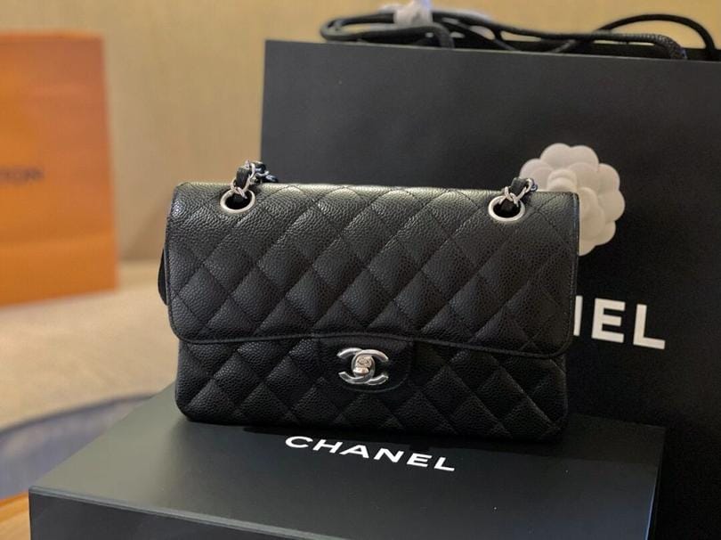 Chanel CFС ţ