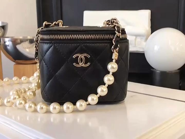 CHANEL 22p