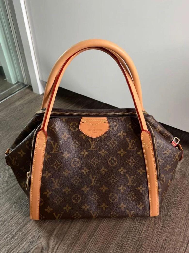 LV marais monogram