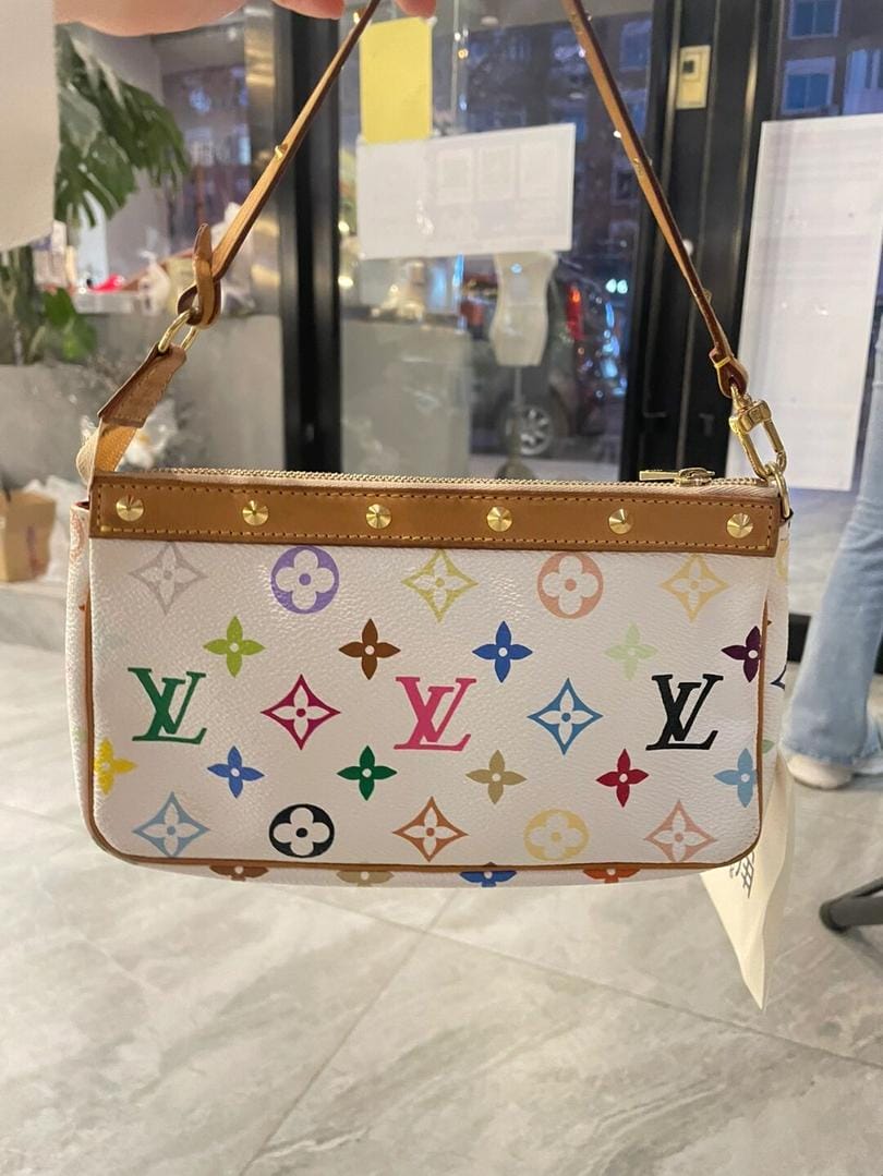 LV   а