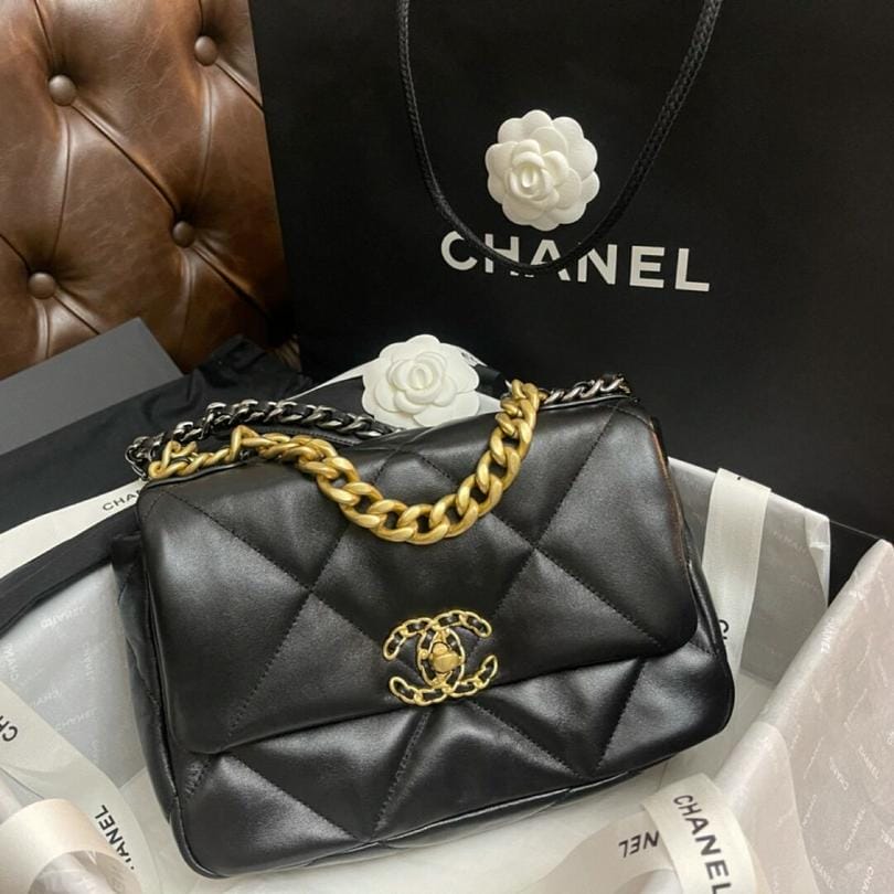 ĵ Chanel 19