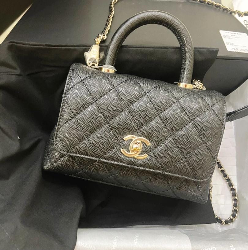 Chanel 22Pcoco handle mini