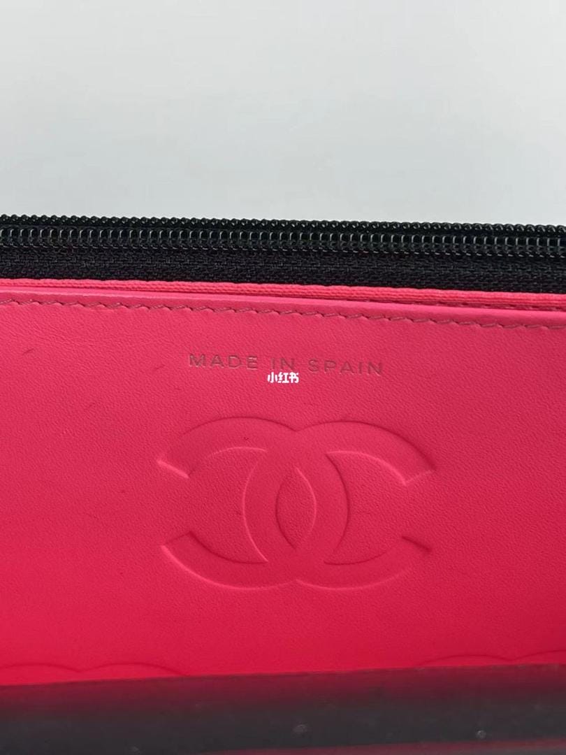 Chanel  WOC Ů