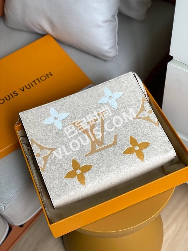 LV M80504 Toiletry ϴ26,