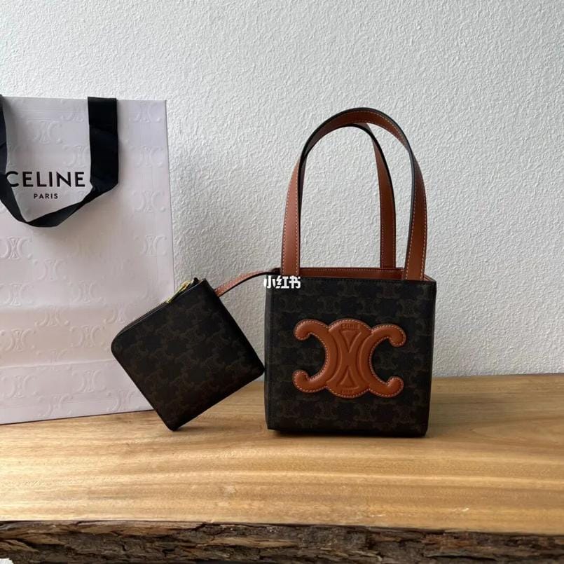 Celine2022ļCuirTriompheִ