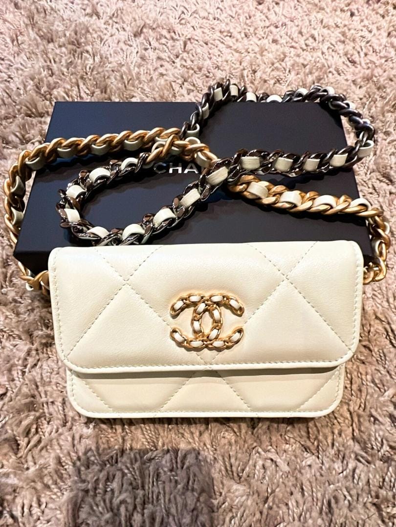 chanel19mini  22