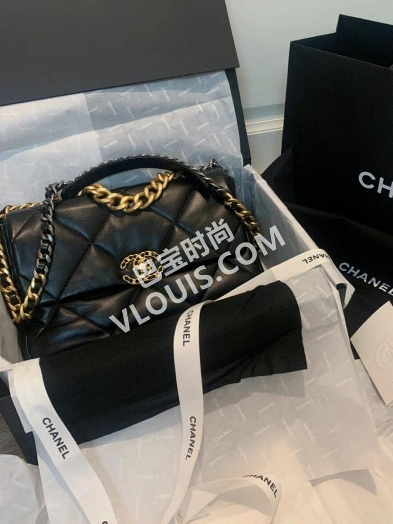 Chanel 19 bagCeline tote ۸3