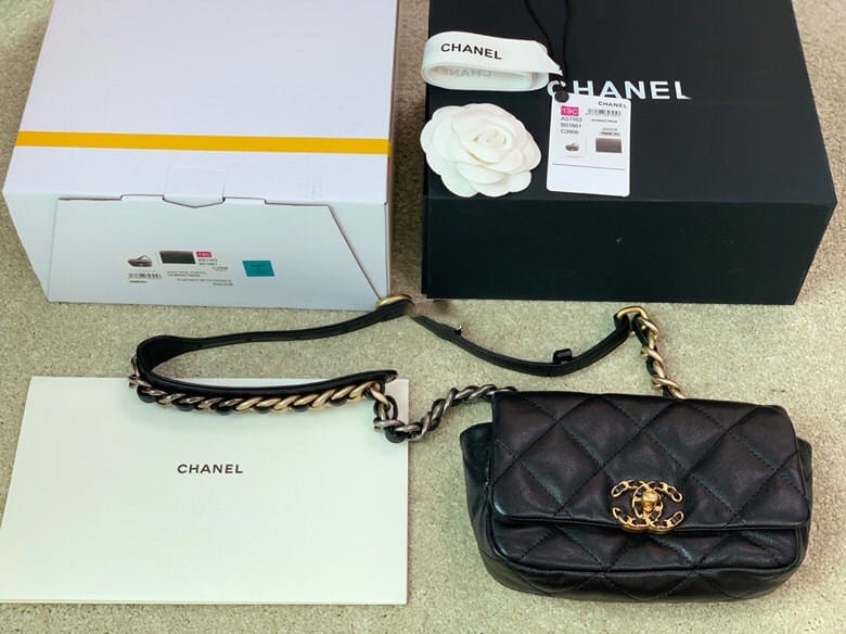 Chanel ﶬ 19bag