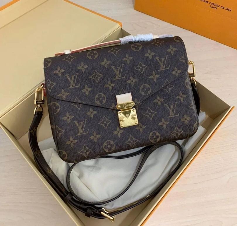 LV Pochette Mtis 米ʲ