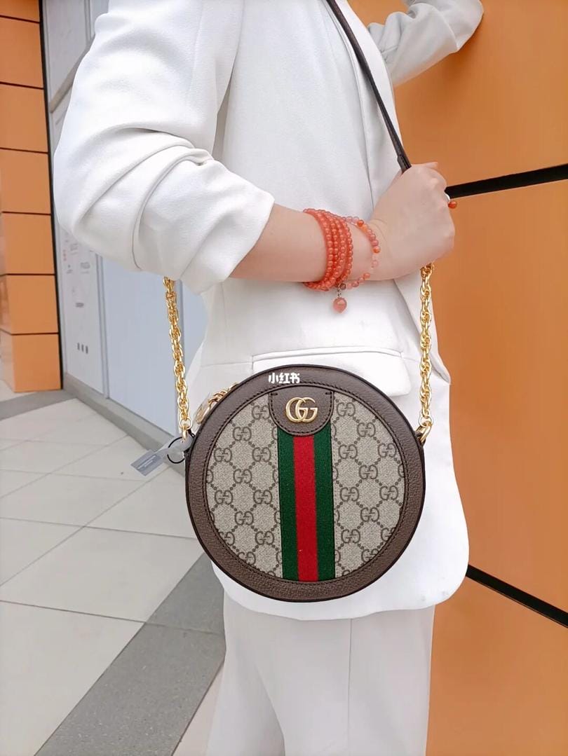 GucciϻԲʱƤɰ