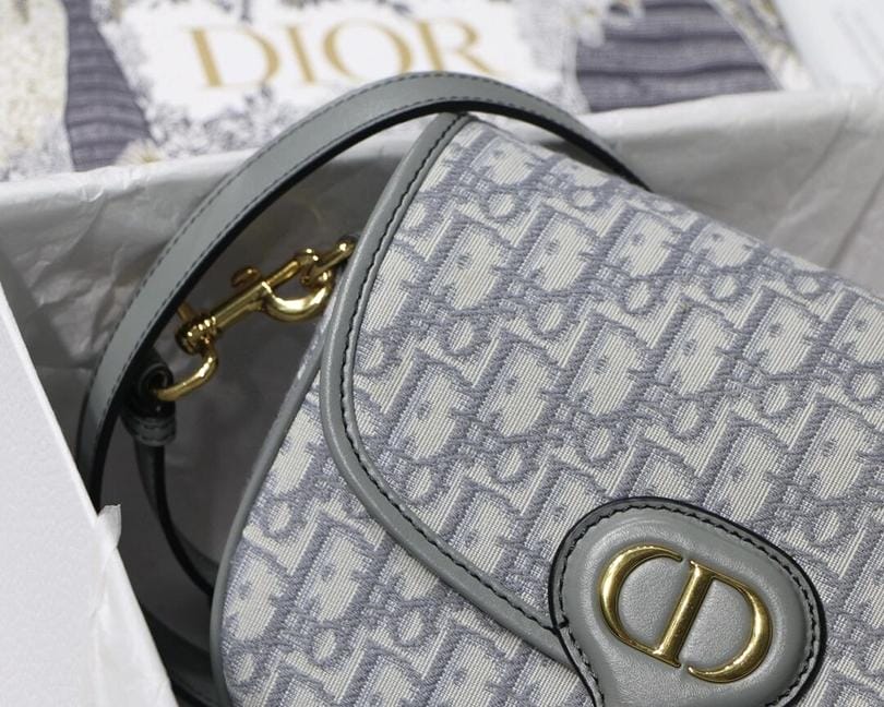 ײǰDior30 ٴ