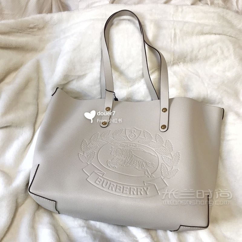 Burberry Small Embossed Crest Leather Tote-ô_1