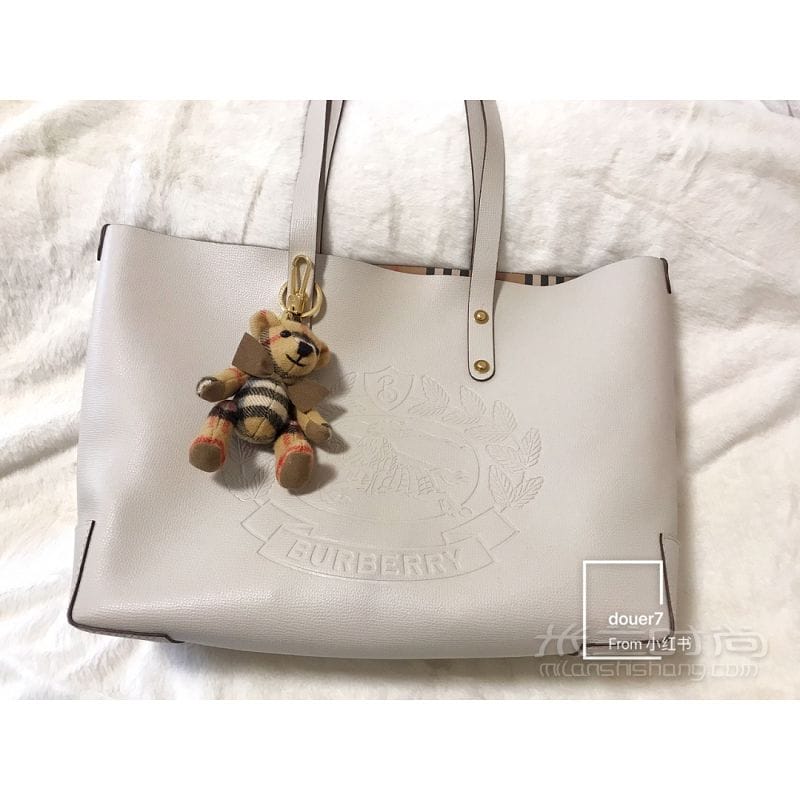 Burberry Small Embossed Crest Leather Tote-ô_2