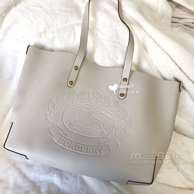 Burberry Small Embossed Crest Leather Tote-ô_3