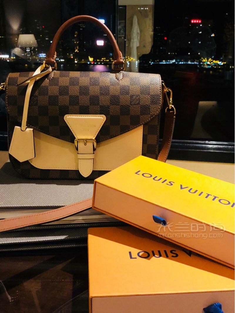 LV Beaumarchais  crossbodyʲ_5